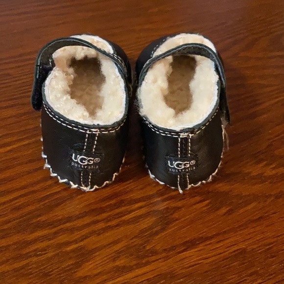 Baby UGG Mary Jane Slippers - Picture 4 of 5